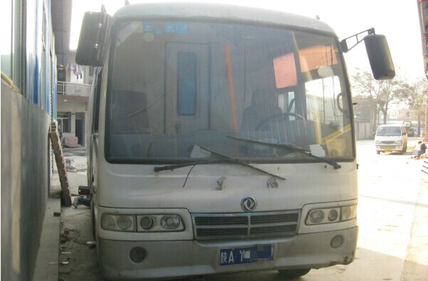 环保回收东风箱货车